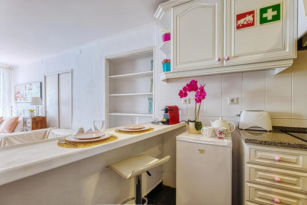 Inloveapartments - Alfama Balcony Lisbon Apartment